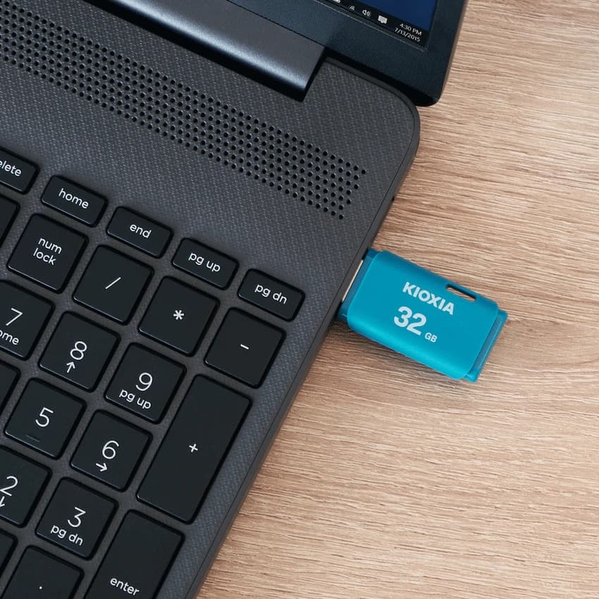 Kioxia 32gb USB 2.0 - Aqua