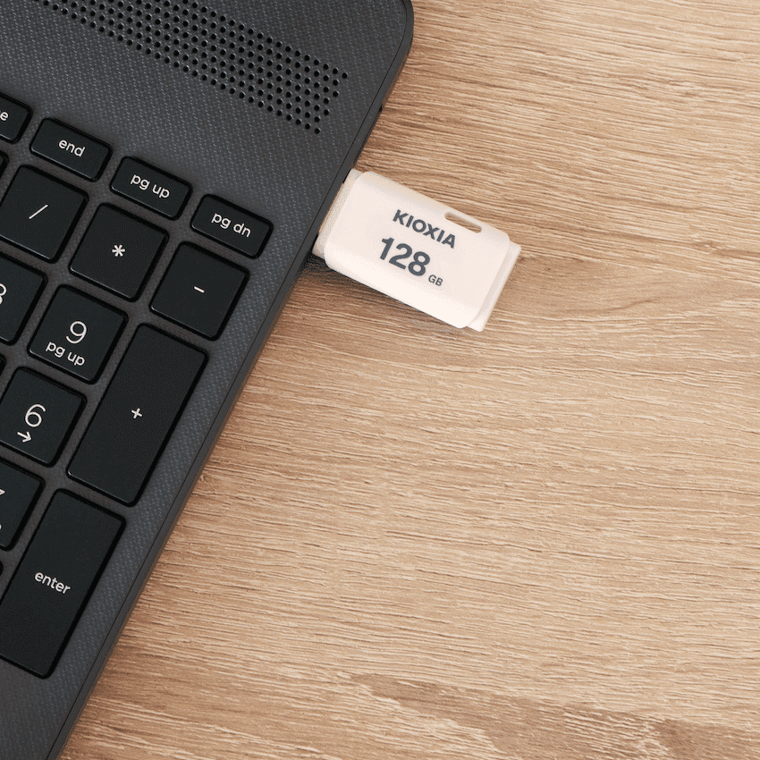 Kioxia 128GB USB 2.0-White