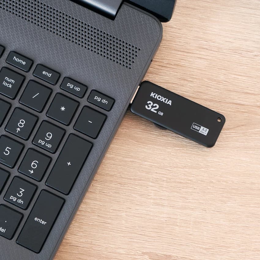 Kioxia U365 - 32gb USB 3.2 Yamabiko Slider Type