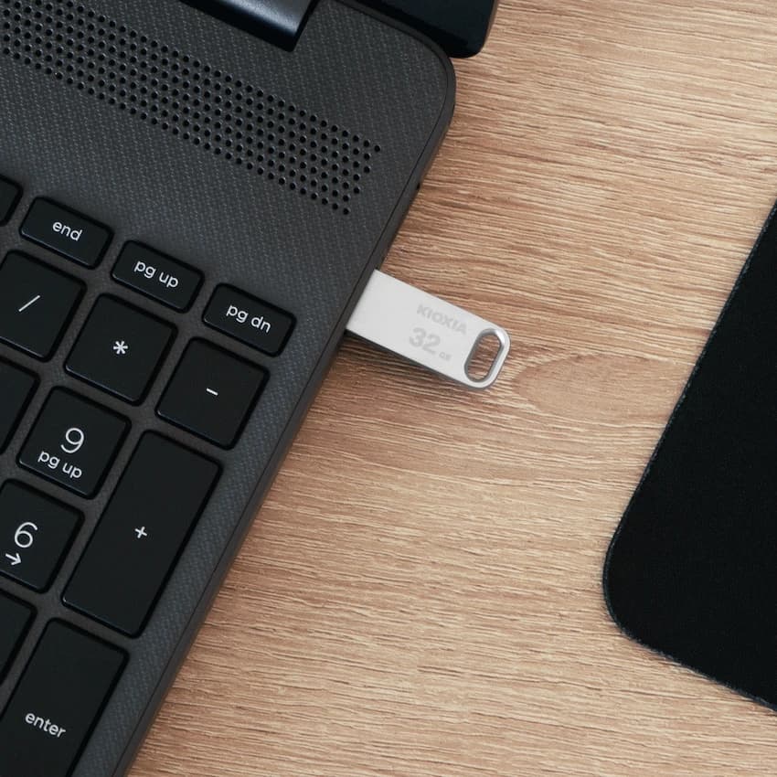Kioxia U366 USB 3.2 32gb Metal