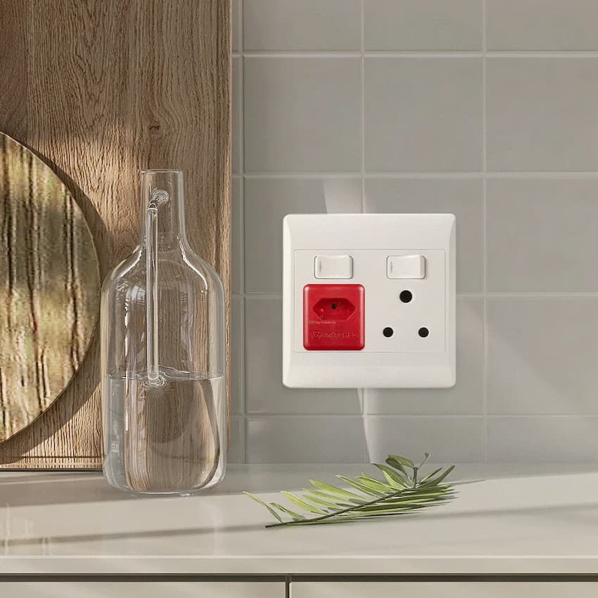 SWITCHED 1 Way High Surge Network Safe Adaptor