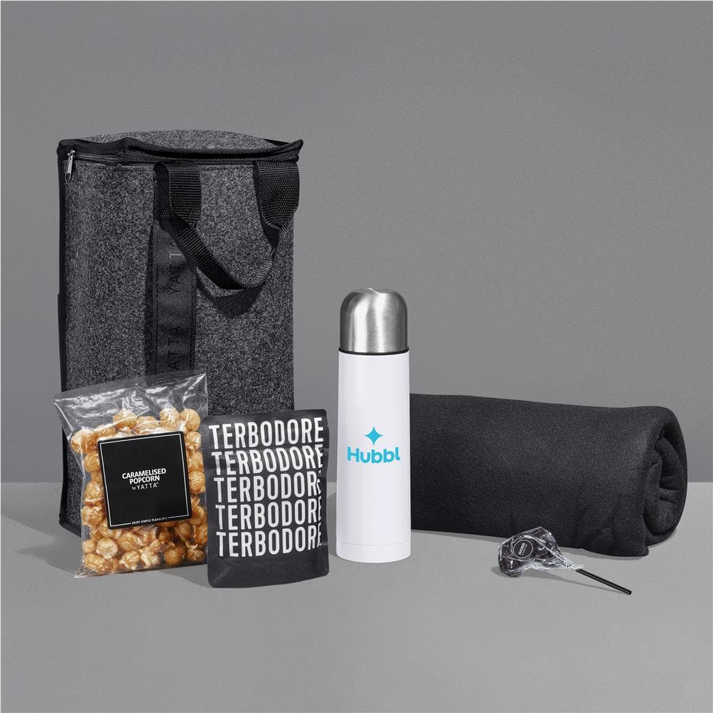 Yatta Charming Cuddle Hamper thumbnail 14